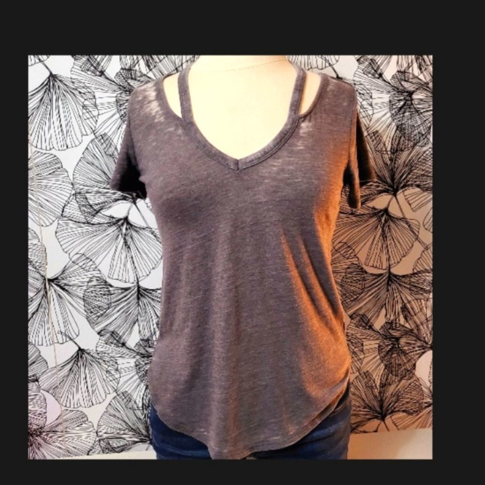 Express Burnout T-shirt | open collarbone | Women's | size xs